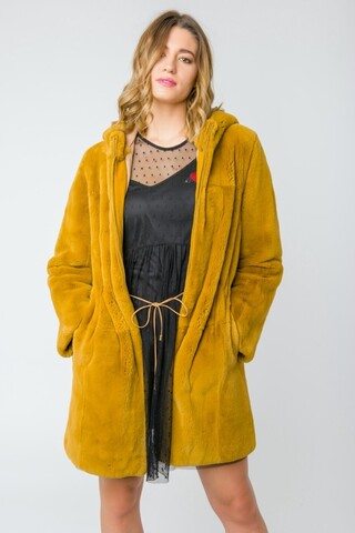 Mustard rex rabbit jacket