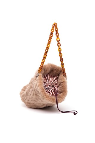 Bucket bag in mink parts