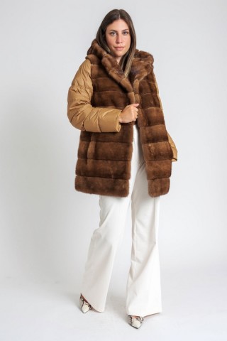 Short down jacket with mink...