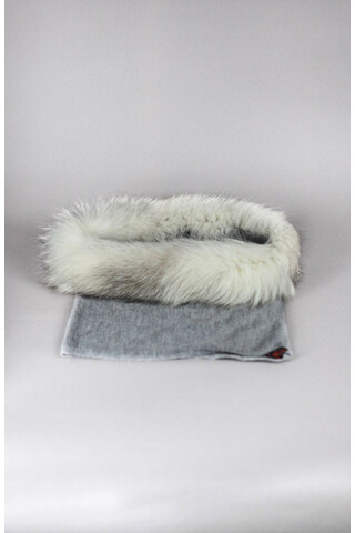 Fur trimmed wool collar