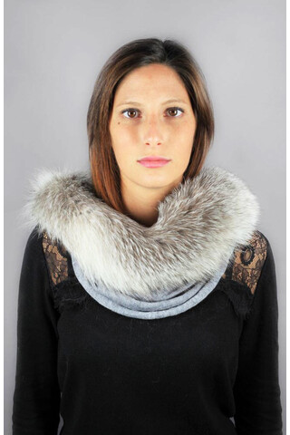 Fur trimmed wool collar