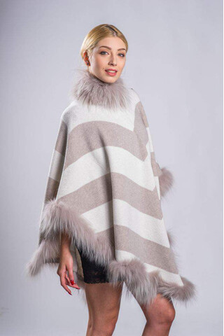 Wool beige cloak with foxy...